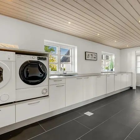 Vakantiehuis Pauna - 2-5km From The Sea By Interhome Ørsted