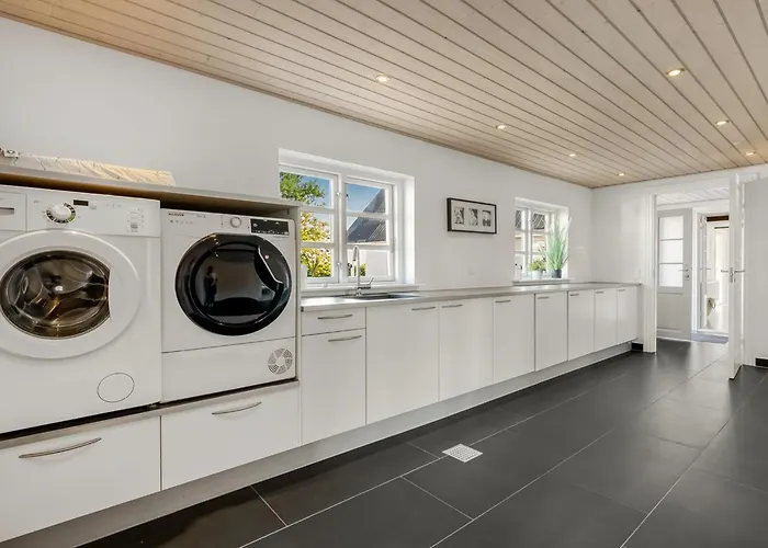 Pauna - 2-5km From The Sea By Interhome